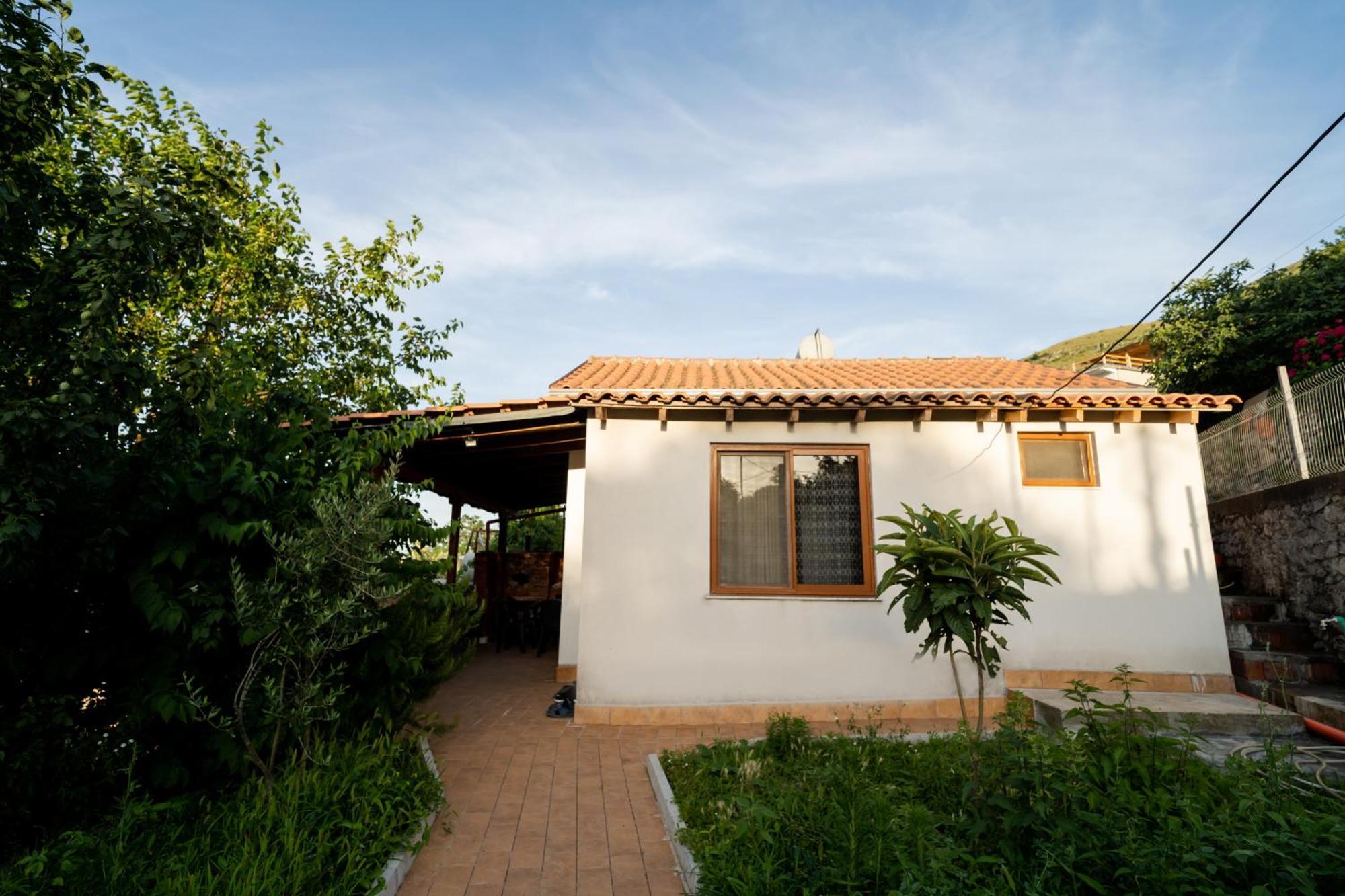 Natural Zogaj Holiday home *